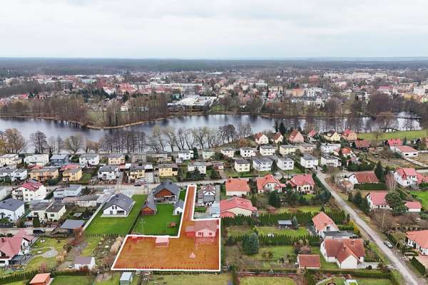 WOLNOSTOJĄCY DOM W MALOWNICZEJ OKOLICY - DĘBNO